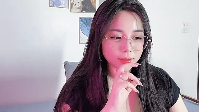   Lyly   online show from July 31, 4:08 pm