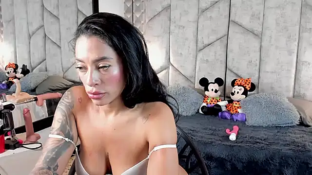 Snapshot of NiicolleMiller chatting on October 13, 2:09 pm NiicolleMiller online show from October 13, 2:09 pm