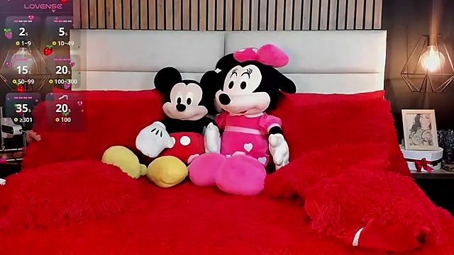 Snapshot of NiicolleMiller chatting on September 20, 9:46 pm NiicolleMiller online show from September 20, 9:46 pm