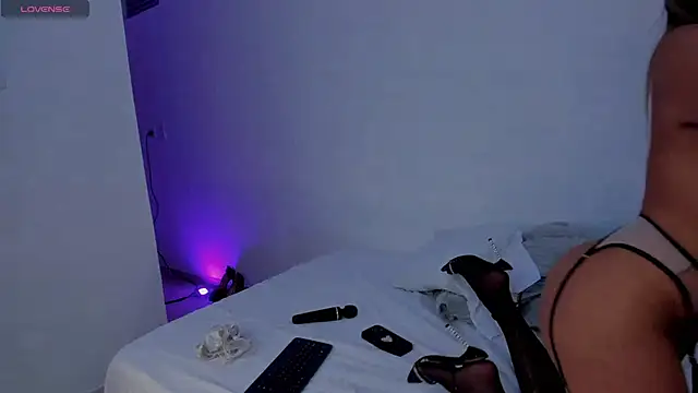 Snapshot of AnitaHaywood_ chatting on October 7, 8:46 pm AnitaHaywood online show from October 7, 8:46 pm