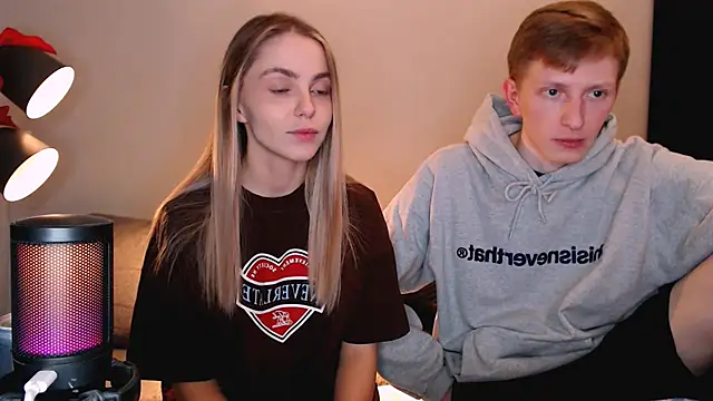 juliaanddima online show from December 14, 10:37 pm