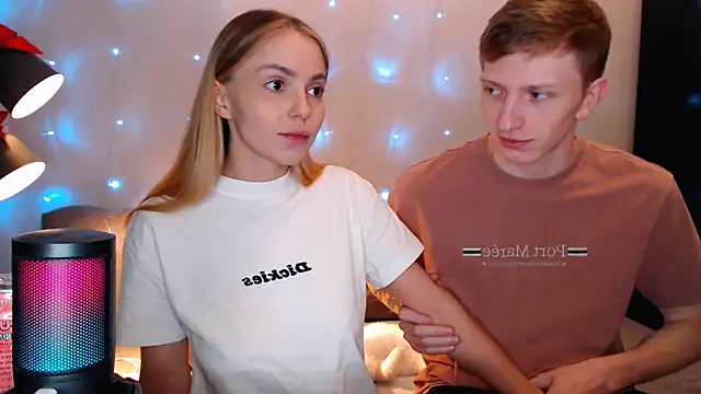 juliaanddima online show from October 14, 12:46 am