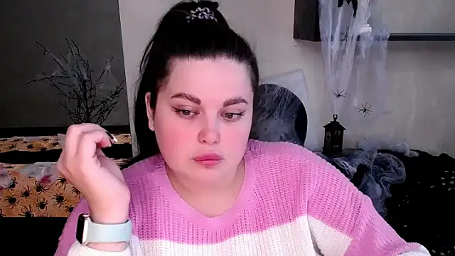 Snapshot of Emily_Mo chatting on October 30, 9:33 am Emily Mo online show from October 30, 9:33 am