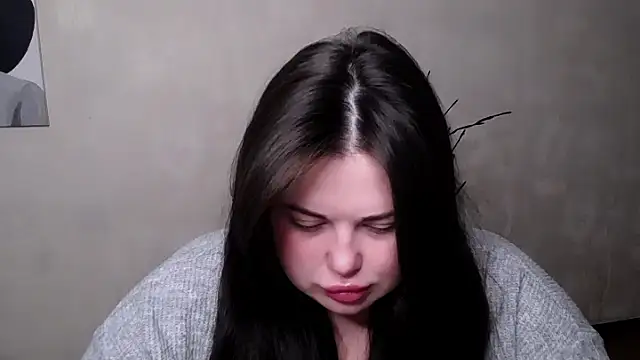 Snapshot of Emily_Mo chatting on October 1, 5:45 am Emily Mo online show from October 1, 5:45 am