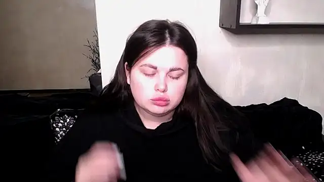 Snapshot of Emily_Mo chatting on October 16, 9:01 am Emily Mo online show from October 16, 9:01 am