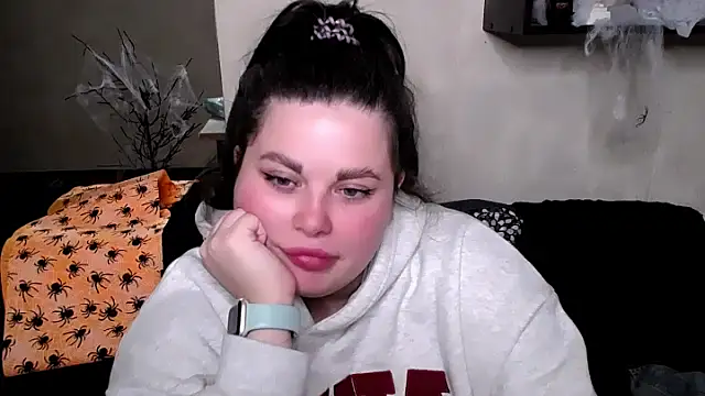 Snapshot of Emily_Mo chatting on November 1, 10:08 am Emily Mo online show from November 1, 10:08 am