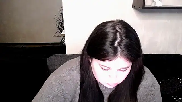 Snapshot of Emily_Mo chatting on October 25, 8:11 am Emily Mo online show from October 25, 8:11 am