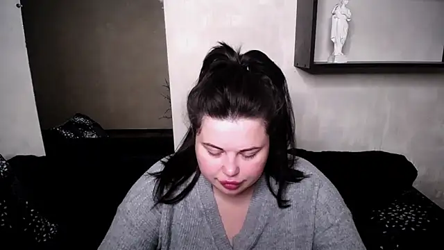 Snapshot of Emily_Mo chatting on October 4, 5:57 am Emily Mo online show from October 4, 5:57 am