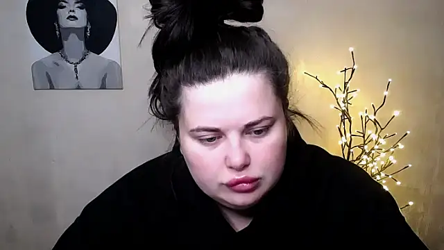 Snapshot of Emily_Mo chatting on October 3, 5:56 am Emily Mo online show from October 3, 5:56 am