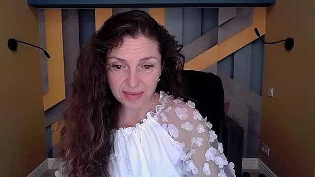 EllaLong online show from September 14, 11:30 am