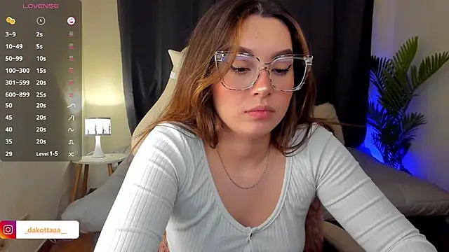 Snapshot of dakottaa_ chatting on October 10, 11:20 pm dakottaa online show from October 10, 11:20 pm