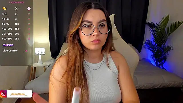 Snapshot of dakottaa_ chatting on September 24, 12:09 am dakottaa online show from September 24, 12:09 am