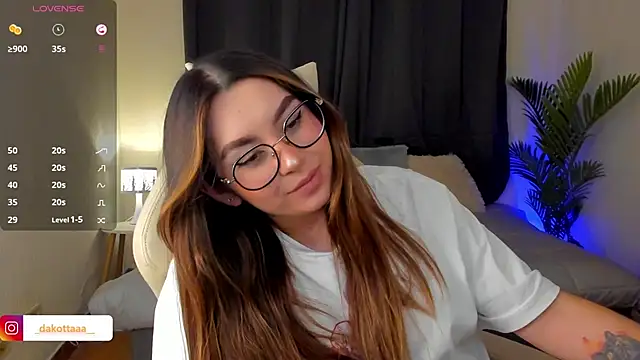 Snapshot of dakottaa_ chatting on September 27, 12:29 am dakottaa online show from September 27, 12:29 am