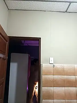 Snapshot of DanelyLopez chatting on October 21, 2:26 am DanelyLopez online show from October 21, 2:26 am