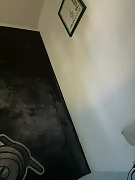 Sarah millerr  online show from April 16, 9:14 pm