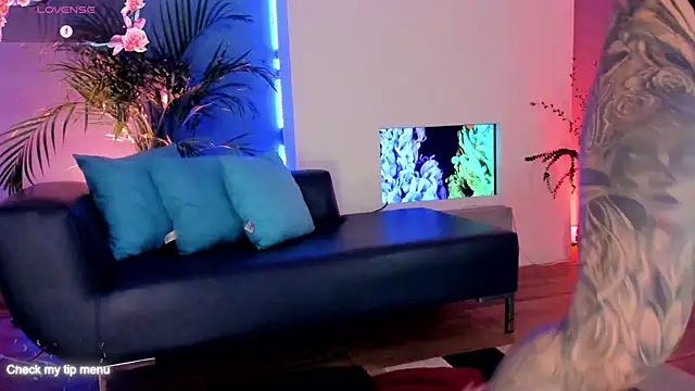 Snapshot of Megan_inked chatting on September 19, 2:54 am Megan inked online show from September 19, 2:54 am