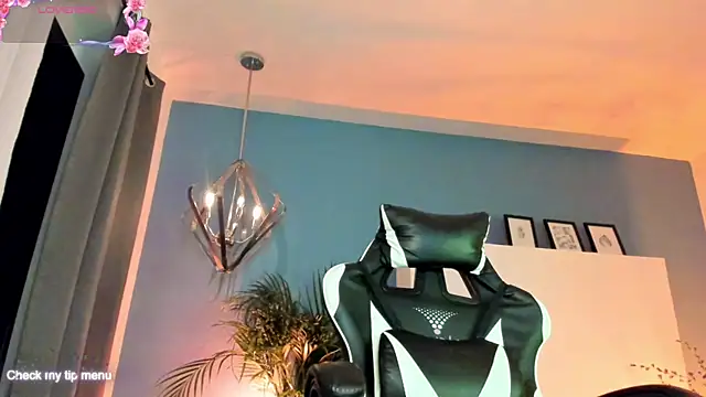 Snapshot of Megan_inked chatting on October 1, 3:00 am Megan inked online show from October 1, 3:00 am