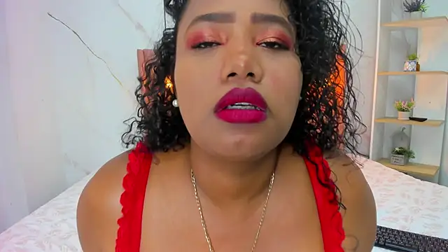 Snapshot of Belle_Brunette chatting on October 11, 10:23 pm Belle Brunette online show from October 11, 10:23 pm