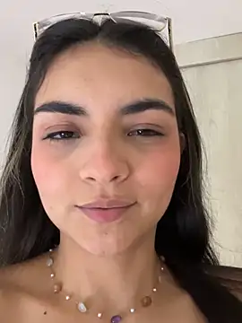 Cat2525 online show from April 11, 7:50 pm