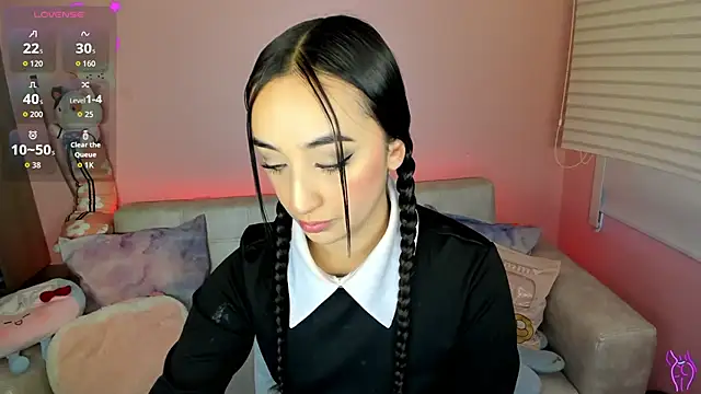 tinysara online show from March 20, 4:34 pm