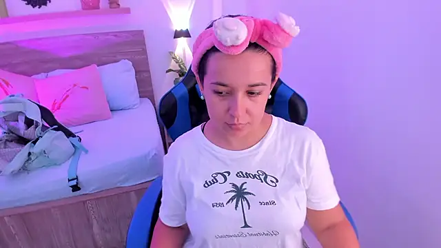 izaro22 online show from September 30, 1:06 pm