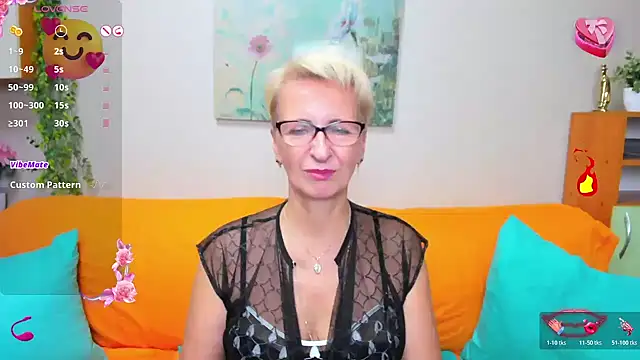 Snapshot of iamyourdream89 chatting on October 22, 2:55 pm iamyourdream89 online show from October 22, 2:55 pm