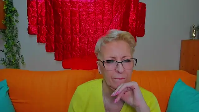 iamyourdream89 online show from March 5, 4:36 pm