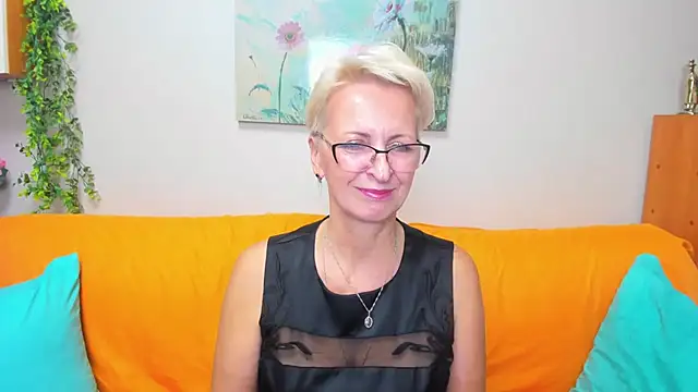 Snapshot of iamyourdream89 chatting on October 7, 6:34 pm iamyourdream89 online show from October 7, 6:34 pm