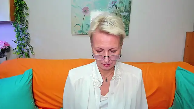 Snapshot of iamyourdream89 chatting on October 8, 6:56 pm iamyourdream89 online show from October 8, 6:56 pm