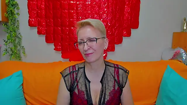 iamyourdream89 online show from February 10, 6:11 pm