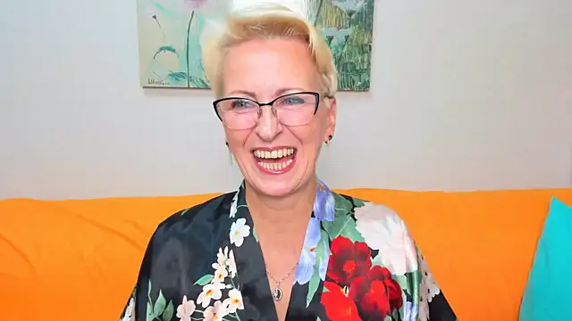 Snapshot of iamyourdream89 chatting on September 12, 5:53 pm iamyourdream89 online show from September 12, 5:53 pm