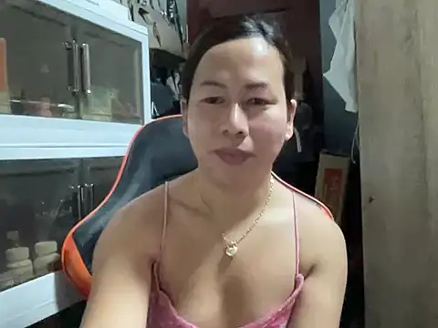 Snapshot of UrLove_Marga chatting on October 19, 12:01 am UrLove Marga online show from October 19, 12:01 am