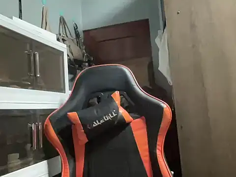 Snapshot of UrLove_Marga chatting on October 25, 10:05 pm UrLove Marga online show from October 25, 10:05 pm