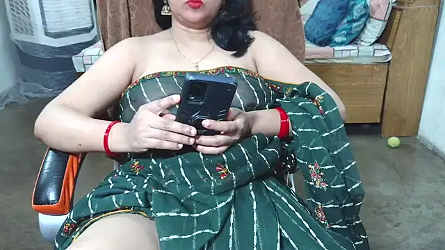 Snapshot of Cute_Mahi22 chatting on October 8, 3:49 pm Cute Mahi22 online show from October 8, 3:49 pm