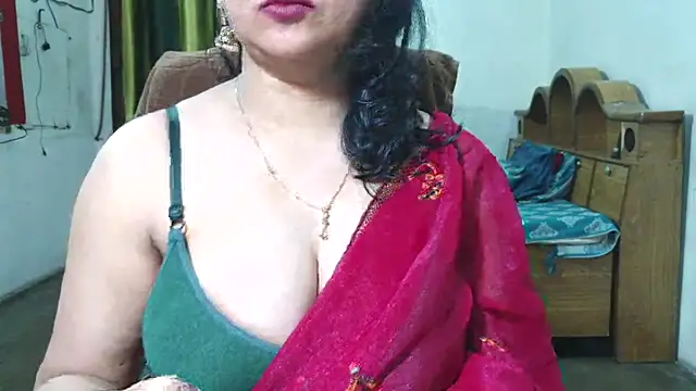Snapshot of Cute_Mahi22 chatting on September 21, 6:01 am Cute Mahi22 online show from September 21, 6:01 am