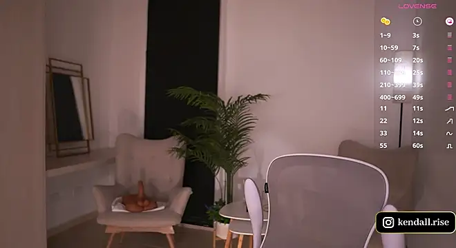 Snapshot of KendallRiseX chatting on October 15, 12:08 pm KendallRiseX online show from October 15, 12:08 pm