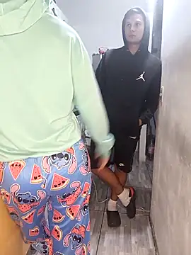 kingofqueenxxx online show from April 18, 12:57 am