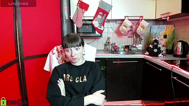 TayanaJons online show from December 18, 8:30 am