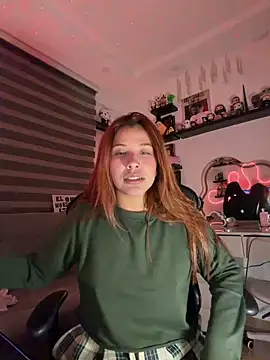 Snapshot of crystal_bunny7 chatting on October 31, 1:51 am crystal bunny7 online show from October 31, 1:51 am