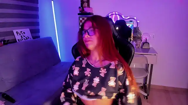 Snapshot of crystal_bunny7 chatting on October 20, 2:47 am crystal bunny7 online show from October 20, 2:47 am