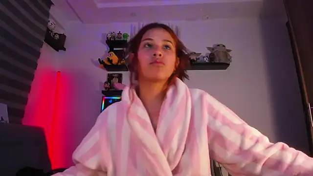 Snapshot of crystal_bunny7 chatting on October 17, 12:47 am crystal bunny7 online show from October 17, 12:47 am