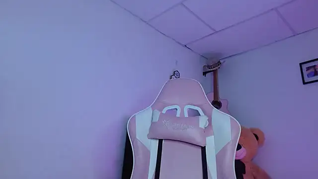 Dakota bumm online show from October 24, 8:05 pm