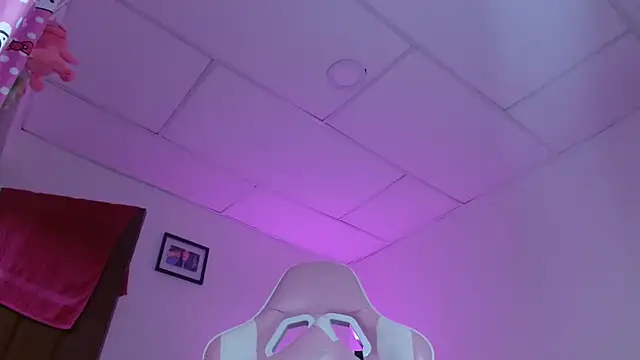 Dakota bumm online show from February 7, 10:35 pm