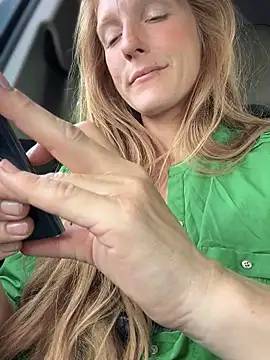 Snapshot of GoldenFlameGoddess chatting on September 20, 12:10 am GoldenFlameGoddess online show from September 20, 12:10 am