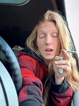 Snapshot of GoldenFlameGoddess chatting on September 30, 2:22 pm GoldenFlameGoddess online show from September 30, 2:22 pm