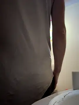 Snapshot of GoldenFlameGoddess chatting on October 19, 1:18 am GoldenFlameGoddess online show from October 19, 1:18 am