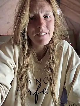 Snapshot of GoldenFlameGoddess chatting on September 29, 2:22 pm GoldenFlameGoddess online show from September 29, 2:22 pm