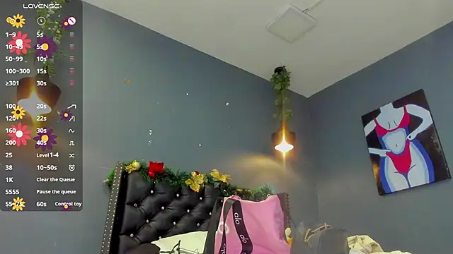 Sophiietaylor online show from December 17, 11:36 am