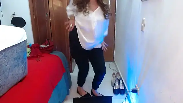 KarimaSarabe online show from April 10, 7:31 pm