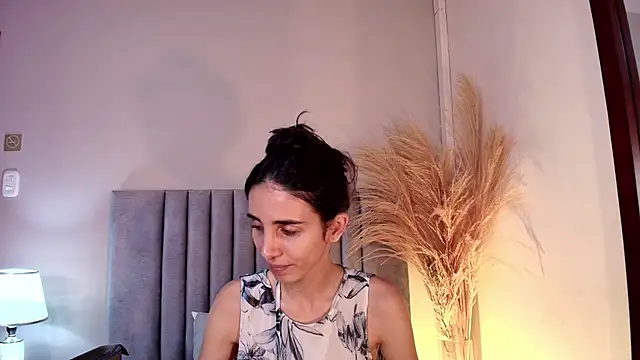 Nina Cavaali online show from October 18, 5:59 pm